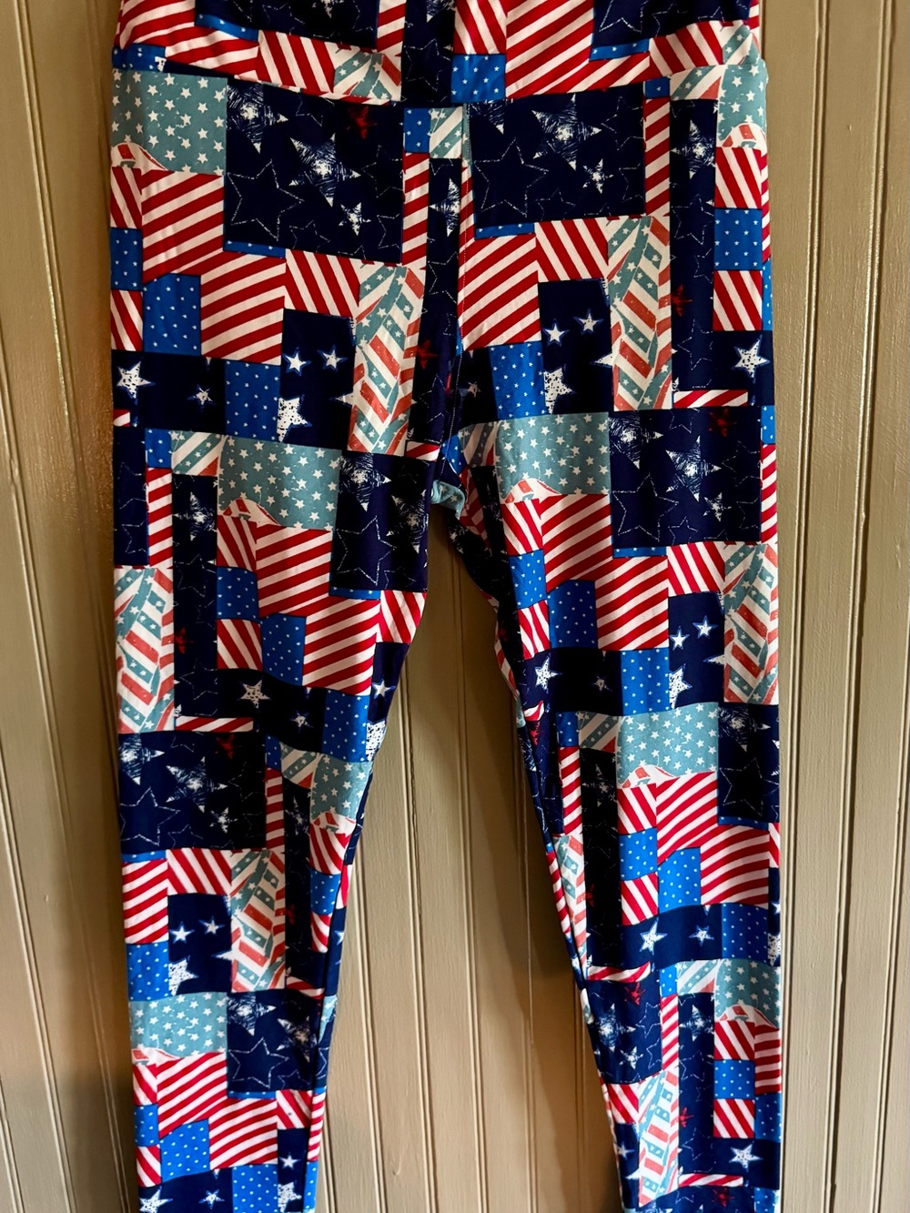 LuLaRoe Red, White & Blue Star and Flag leggings New without tags Tall & Curvy